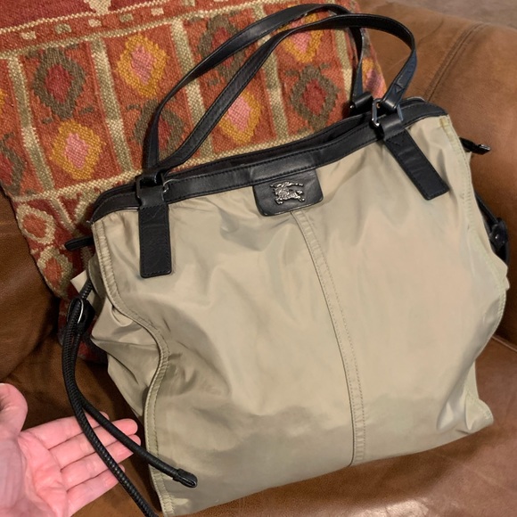 **SOLD** Burberry Buckleigh Nylon black Tote purse - Picture 2 of 16